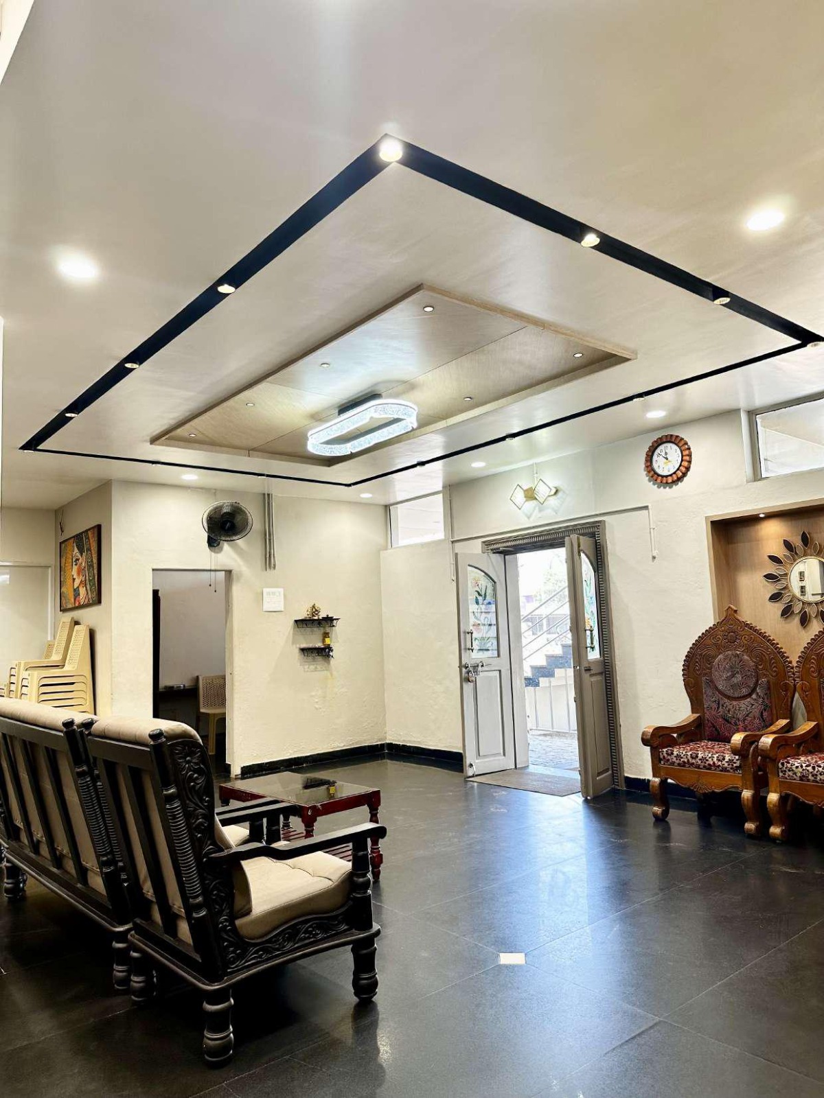 Venue lighting and décor